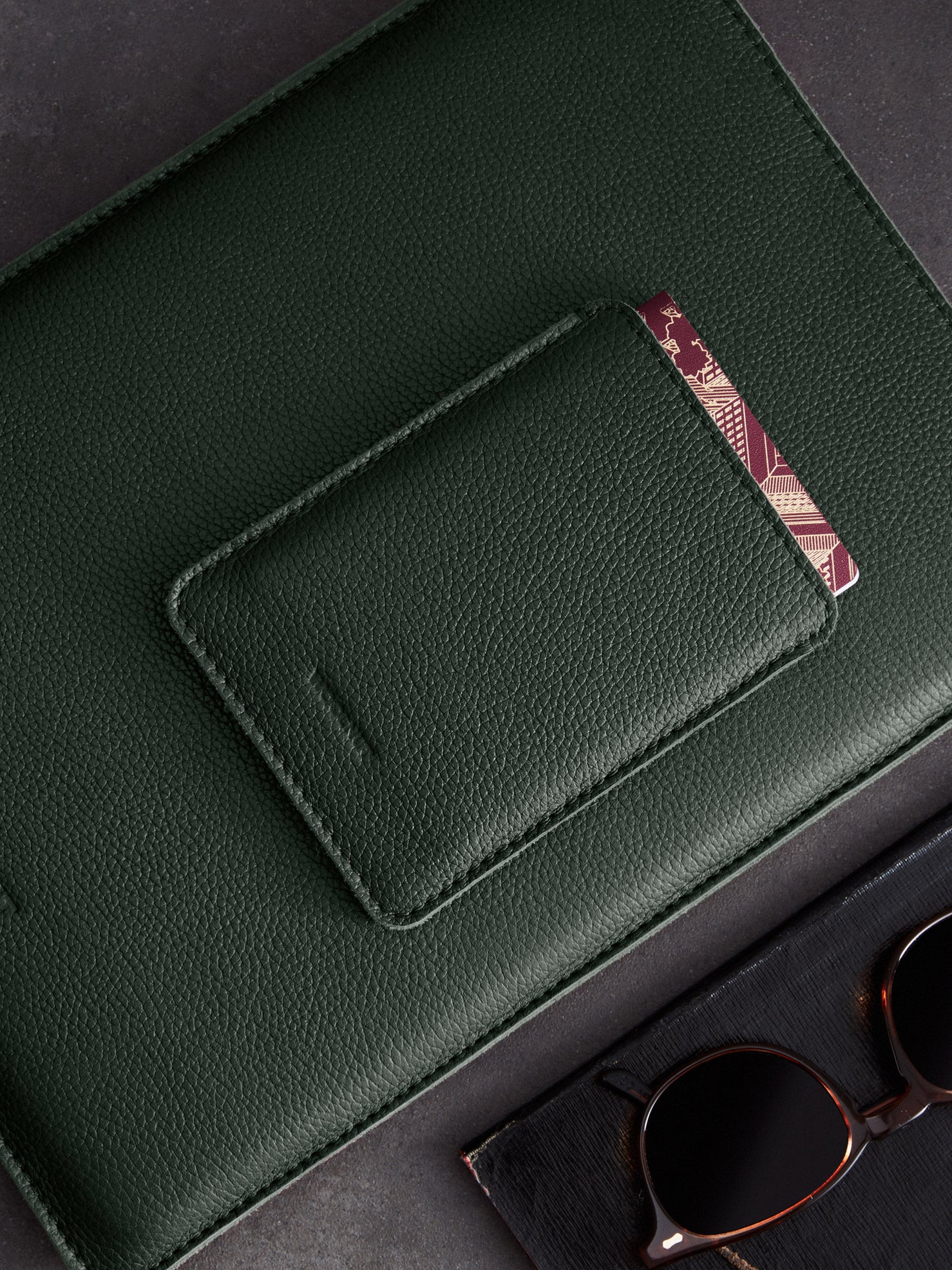 Woolnut Leather Sleeve for Passport - Green