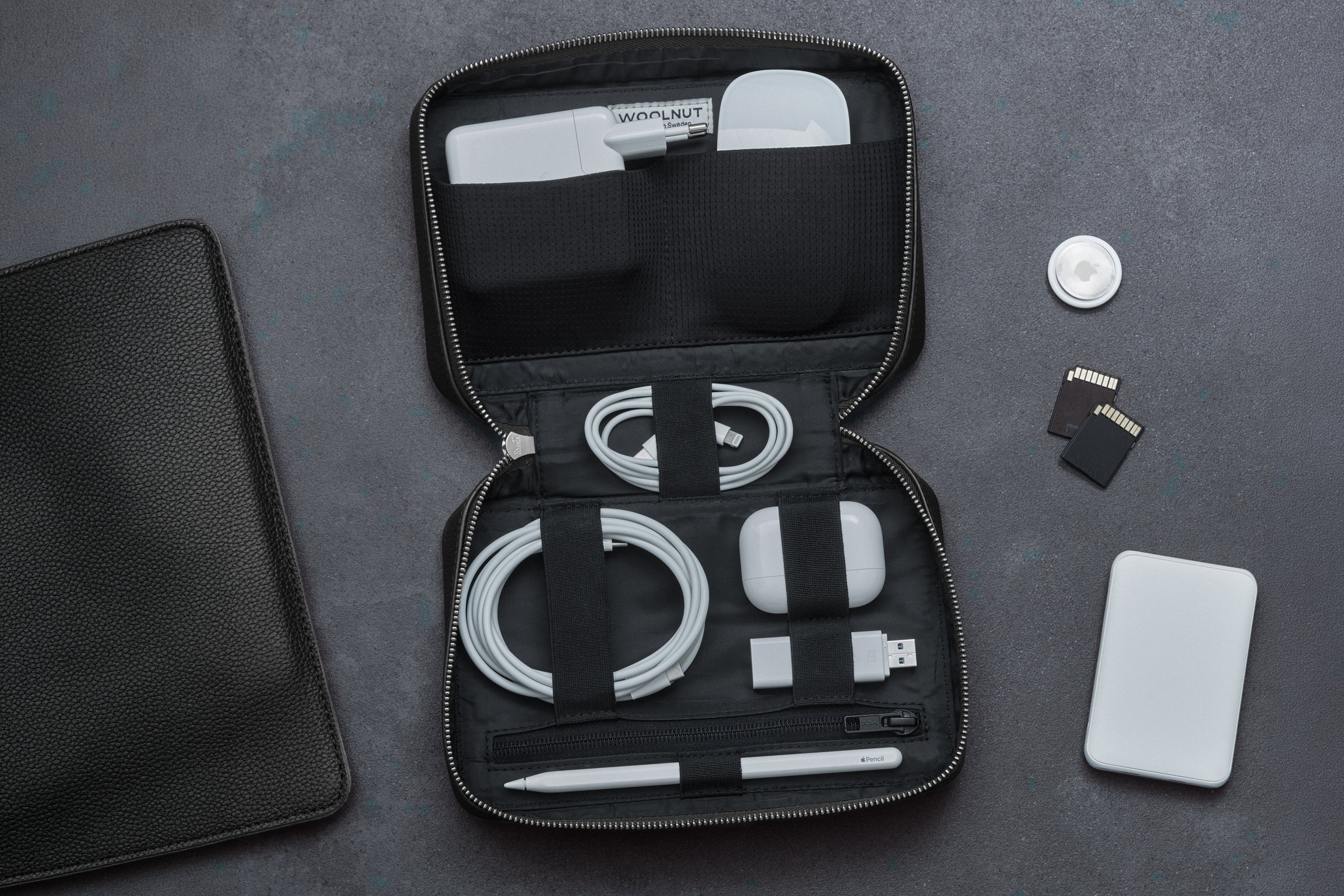 Woolnut Leather Tech Organiser - Black
