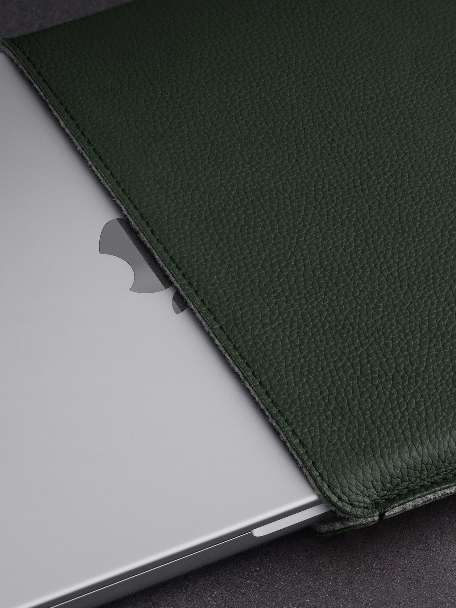 Woolnut Leather Sleeve for 16-inch MacBook Pro - Green
