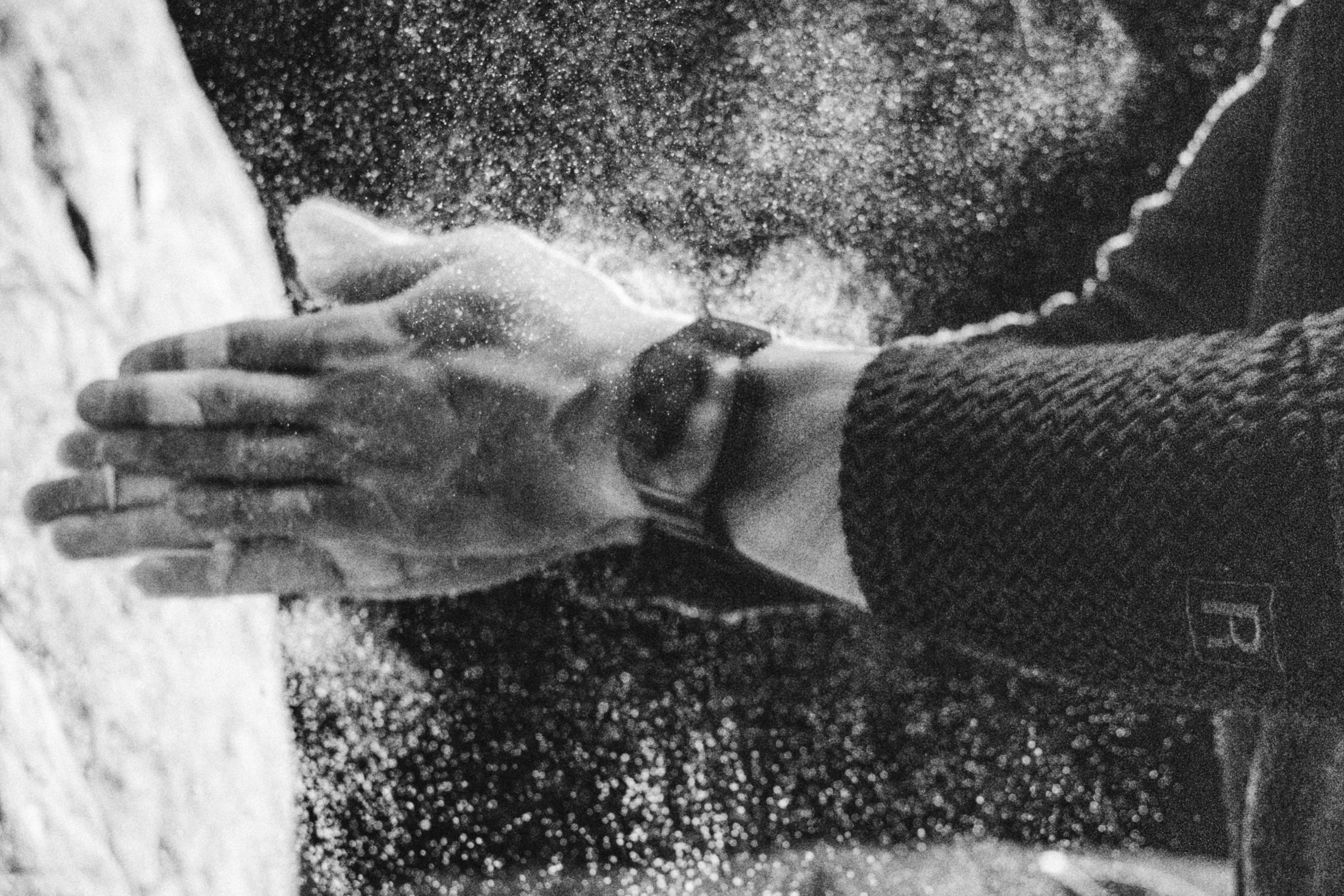 Nomad Rocky Point Band - 46/49mm - Black Hardware - Carbon Black