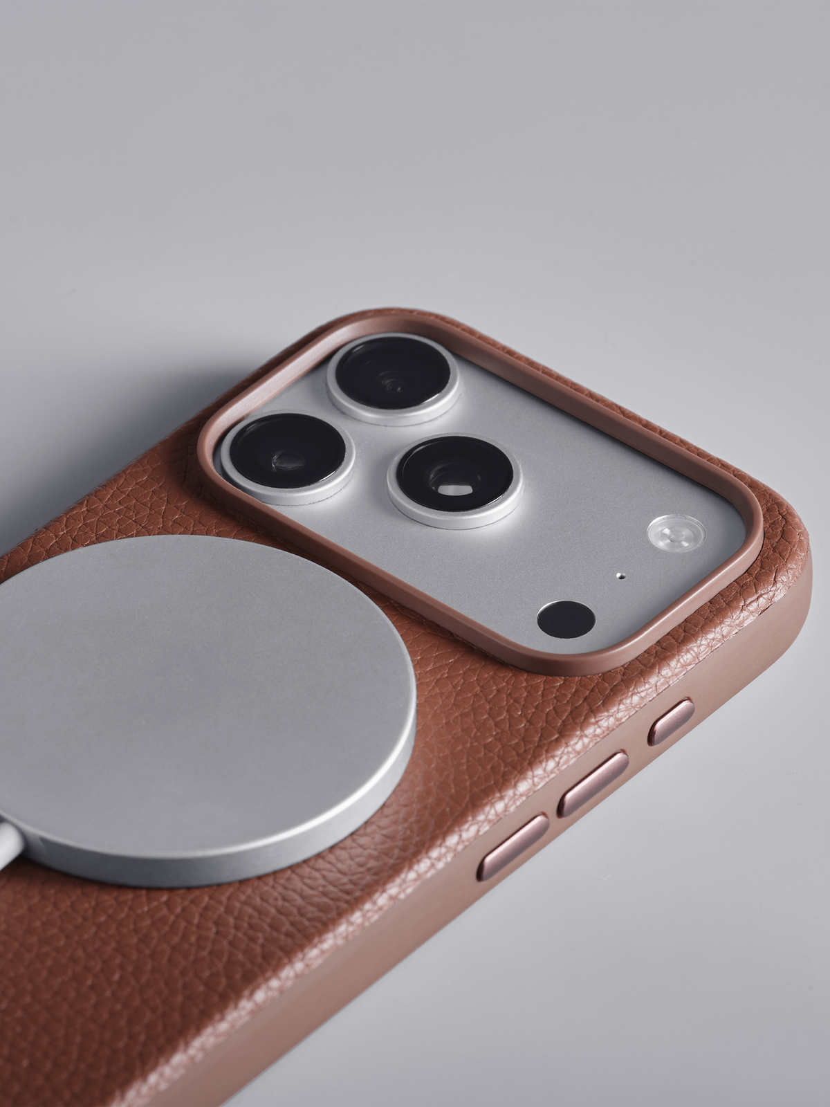 Woolnut Leather Case for iPhone 18 Pro Max - Cognac