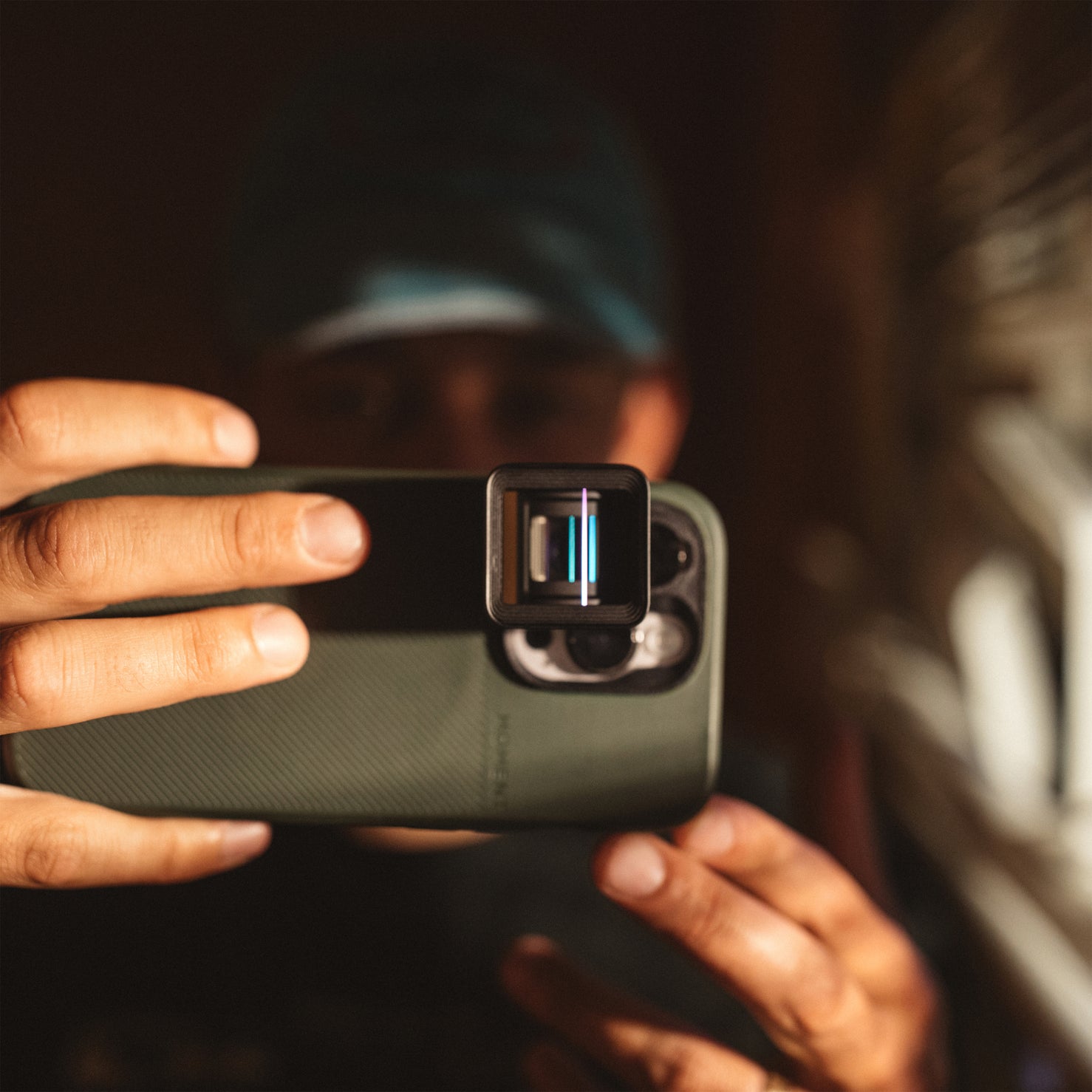 Moment Anamorphic 1.55x Mobile Lens - Blue Flare - T Series