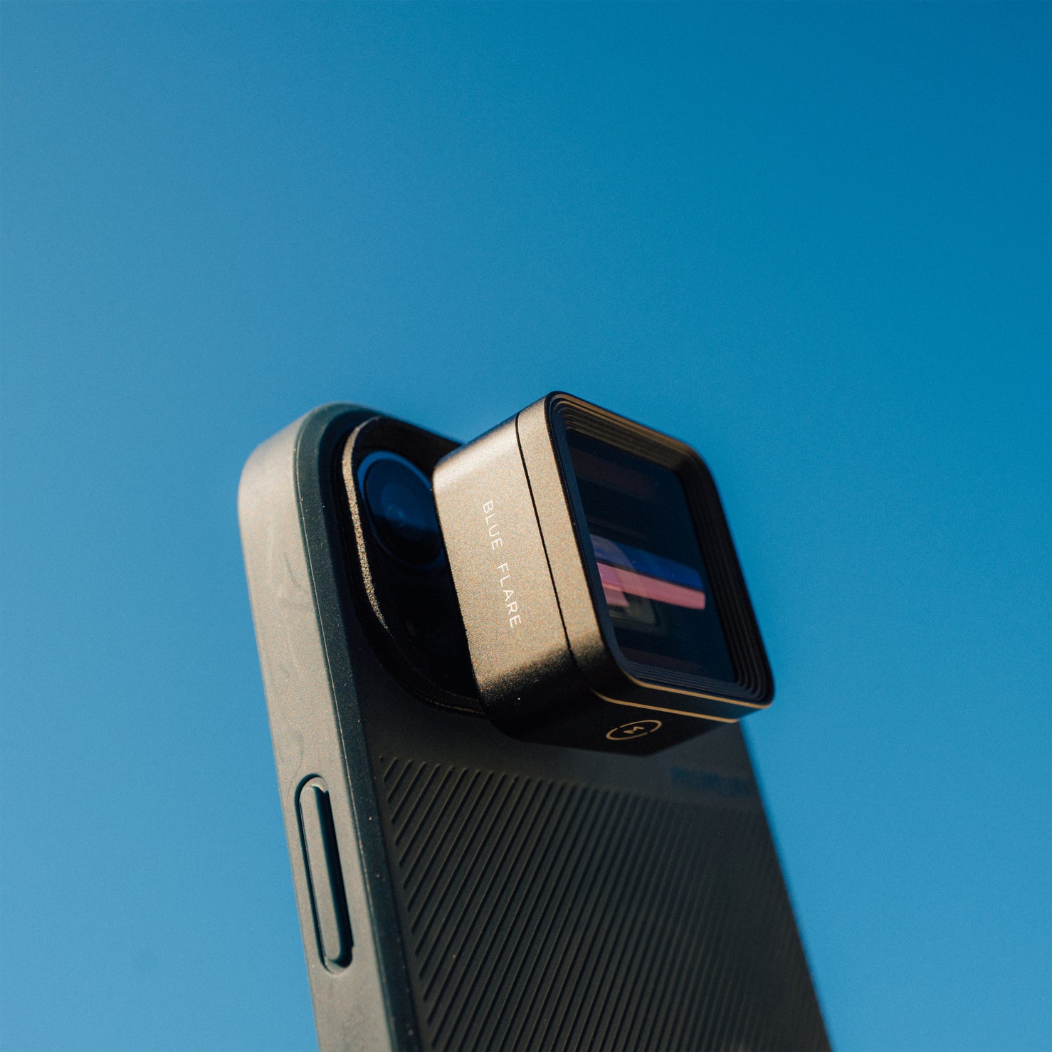 Moment Anamorphic 1.55x Mobile Lens - Blue Flare - T Series