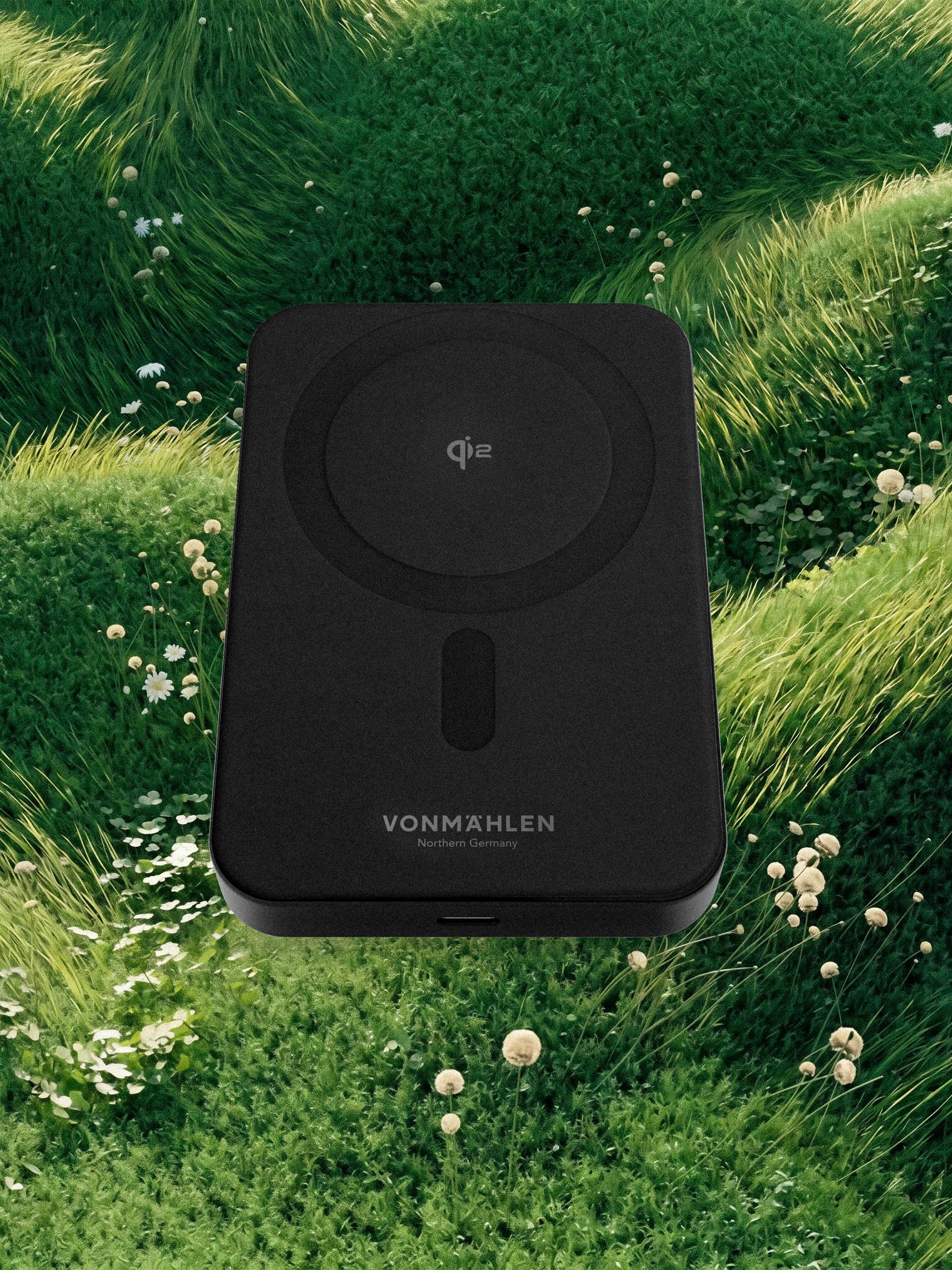 Vonmahlen Evergreen Mag Pro 10,000 mAh Power Bank with Kickstand - Black