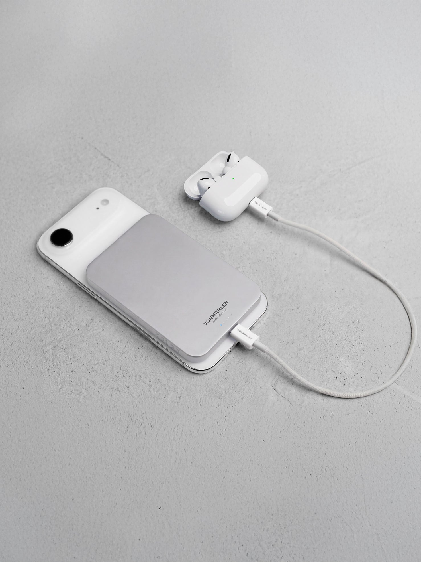 Vonmahlen Evergreen Mag 5,000 mAh Power Bank - White