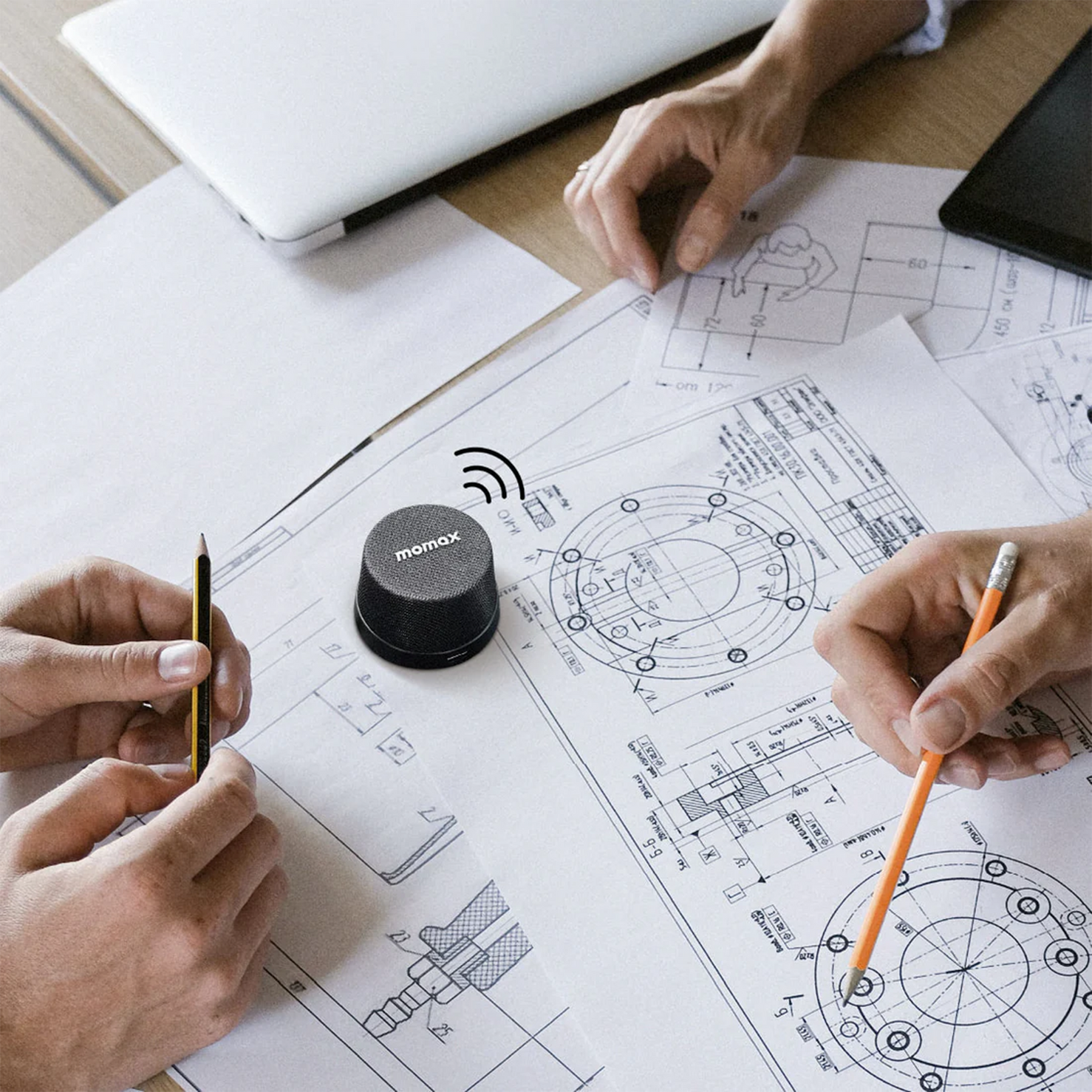 Momax 1-Vibe Go Magnetic Portable True Wireless Speaker - Black