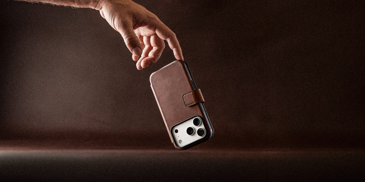 Nomad Modern Folio with Horween Leather for iPhone 18 Pro Max - Rustic Brown