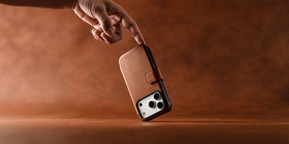 Nomad Modern Folio with Horween Leather for iPhone 18 Pro Max - Saddle