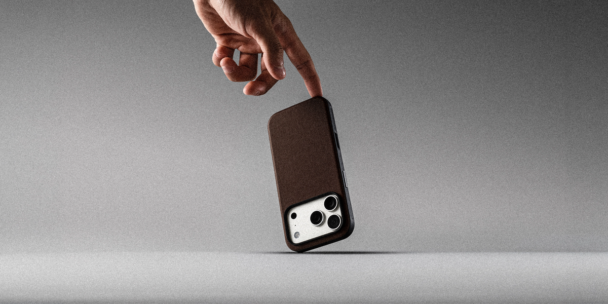 Nomad Modern Case with Camino Leather for iPhone 18 Pro - Brown