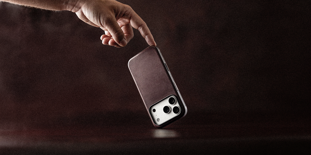 Nomad Modern Case with Horween Leather for iPhone 18 Pro - Burgundy