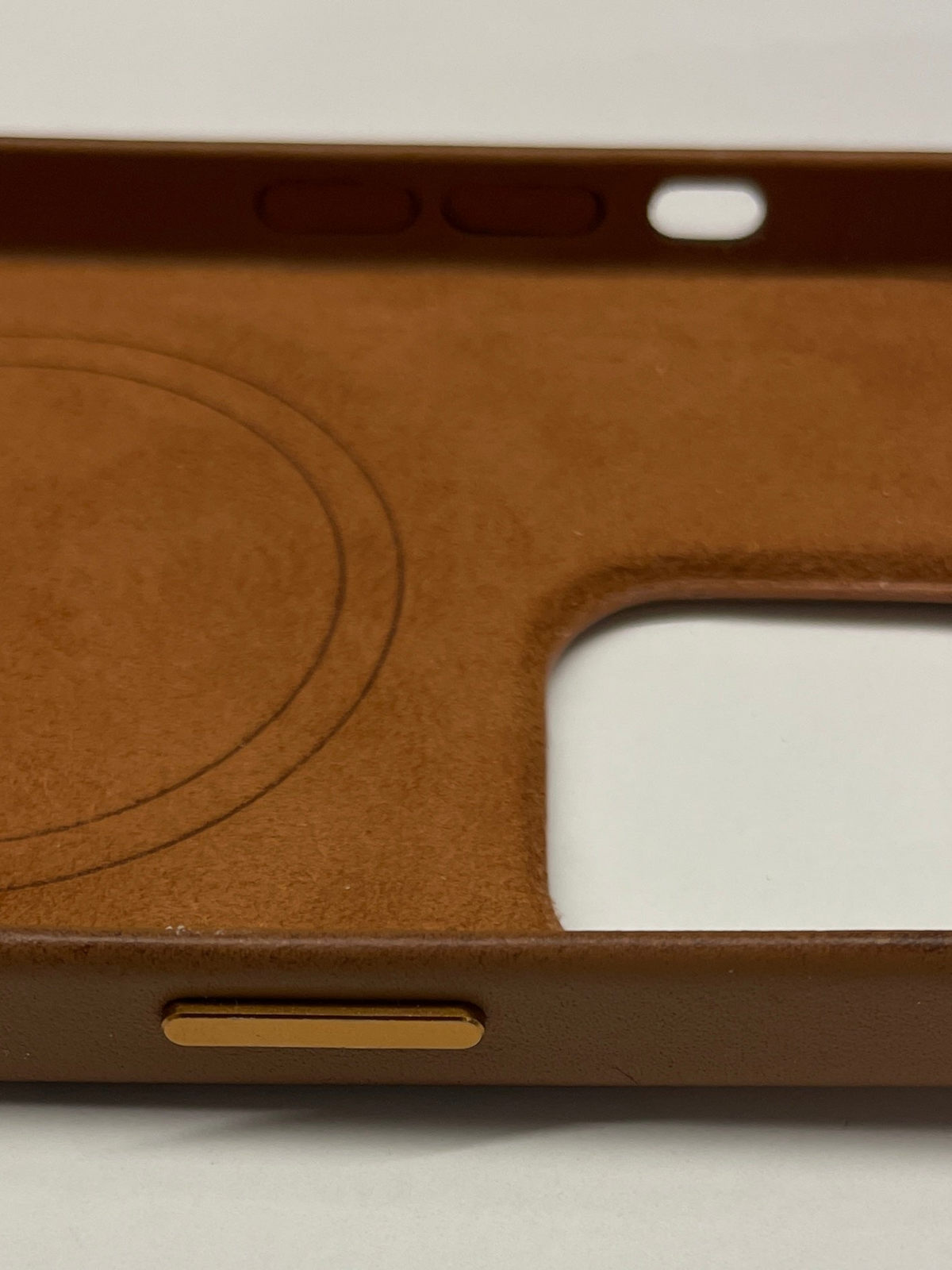 Mujjo Full Leather Case with MagSafe for iPhone 14 Pro Max - Tan - Open Box